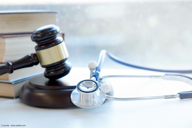 Gavel and stethoscope | Image Credit: © yavdat - stock.adobe.com